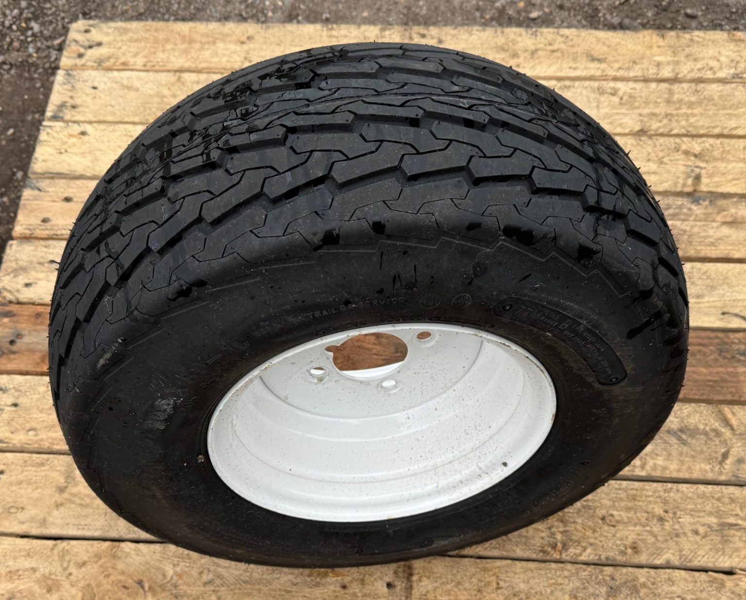 10 inch wide road wheel 20.5 x 8x 10, 4×4 inch PCD. – Mersea Trailers