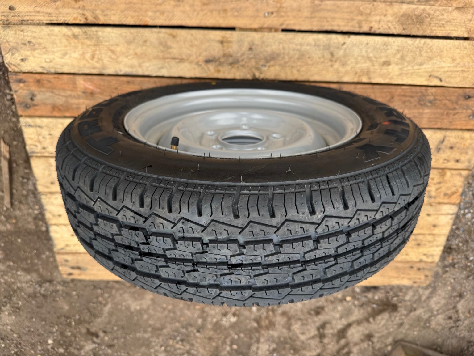 155/70R12 ON 4.5JX12 5X112PCD 900KG – Mersea Trailers